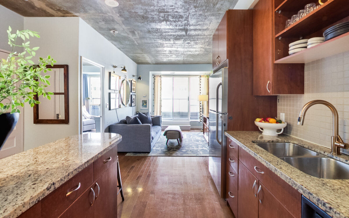 King West Living at Its Best: Stylish 2-Bedroom Condo at 1005 King St W