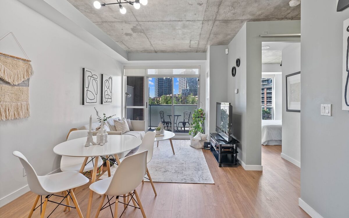 Live in Luxury in this One Bed Plus Den in King West | Just Listed